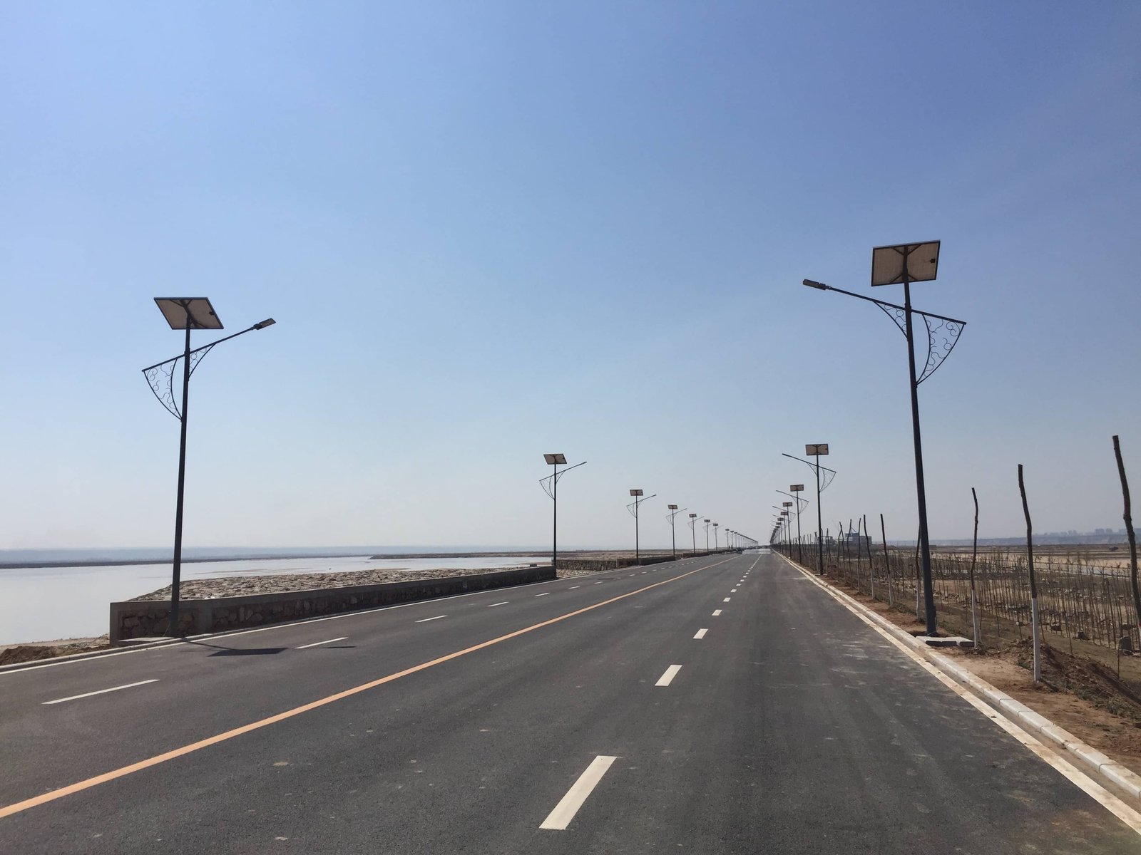 Lampadaire solaire en bord de mer : IP66 et corrosion